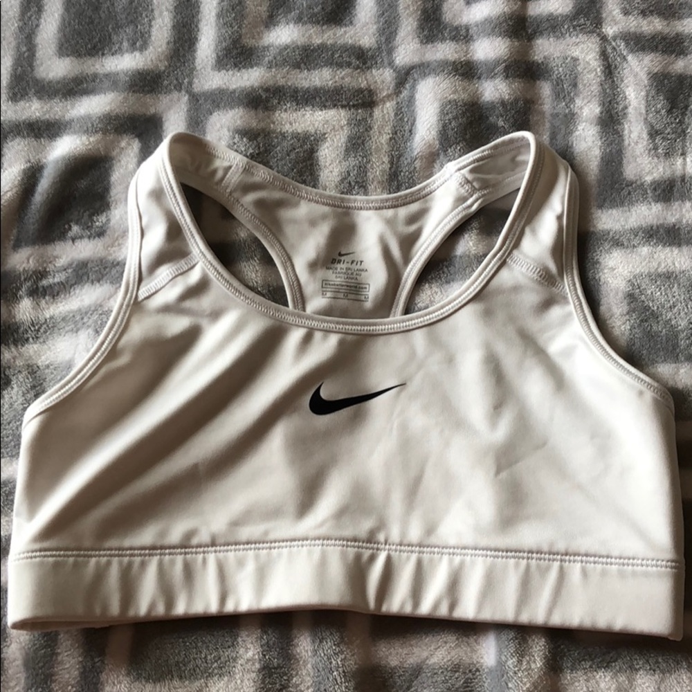 White nike sports bra